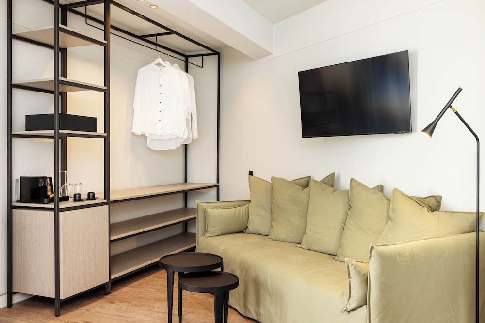 Lithos Hotel 30/46