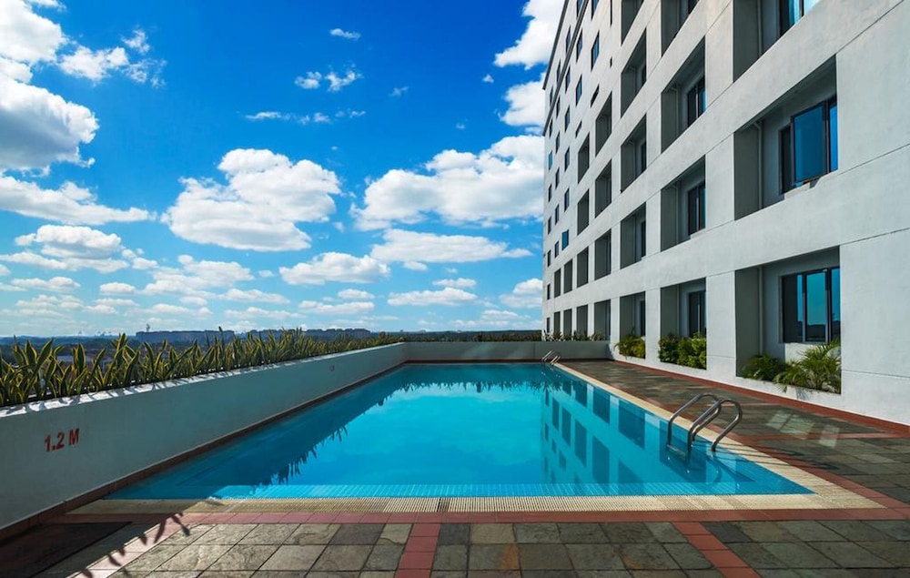 Crystal Crown Harbour View 56/63