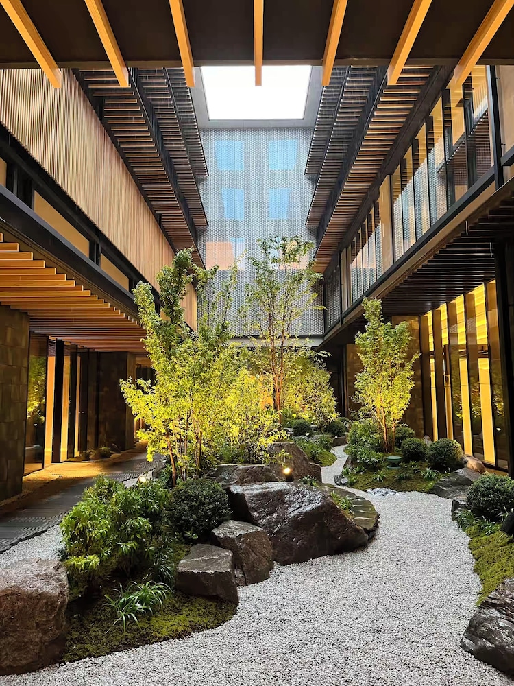 Dusit Thani Kyoto 48/53