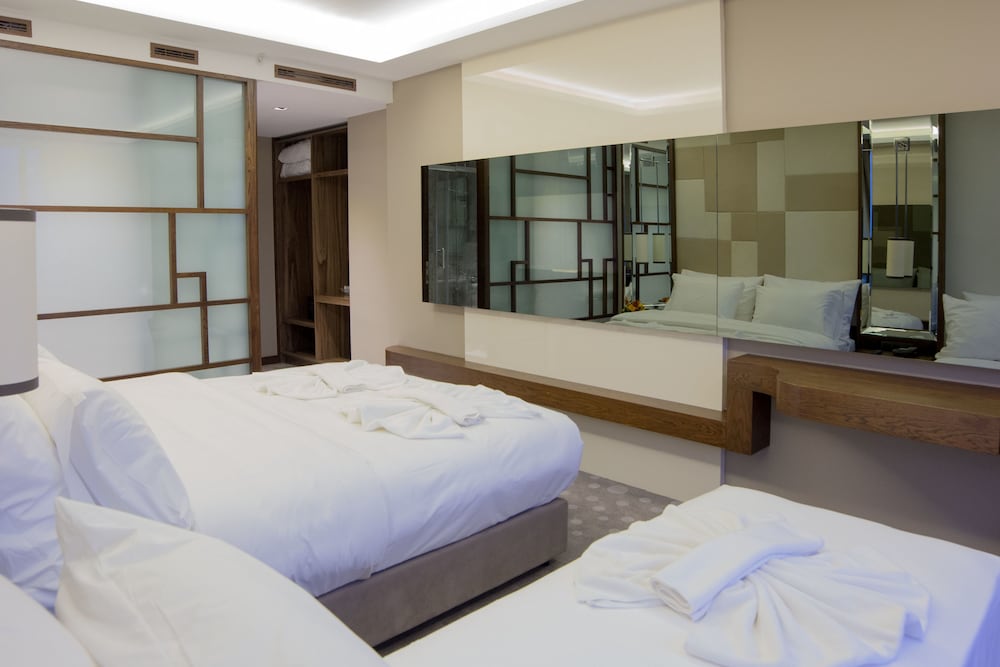 The Biancho Hotel Pera 47/73