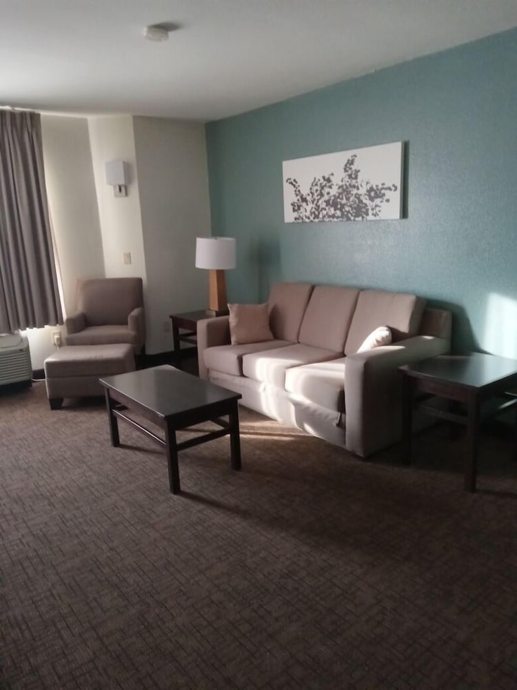 Sleep Inn and Suites Kingsport TriCities Airport 25/50