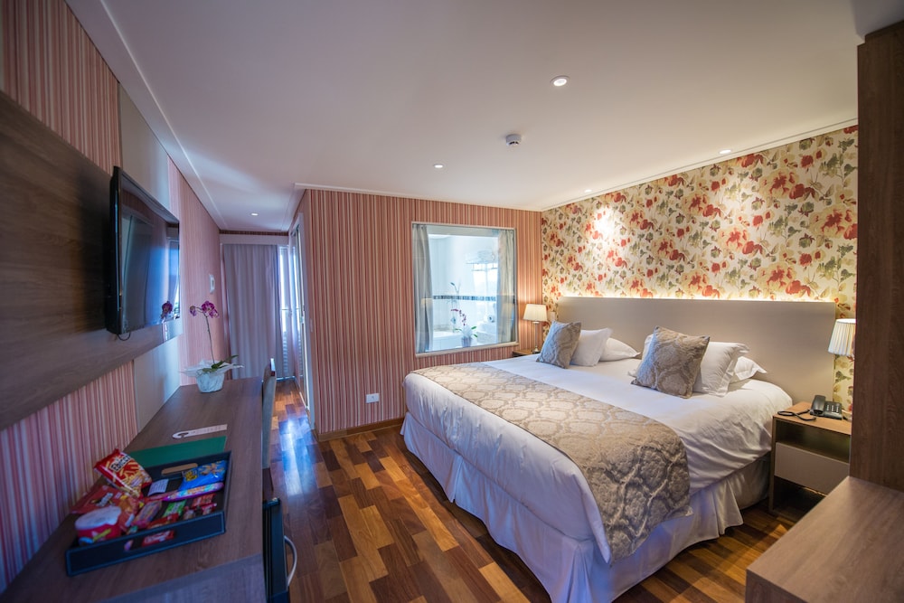 Chris Park Hotel 17/74