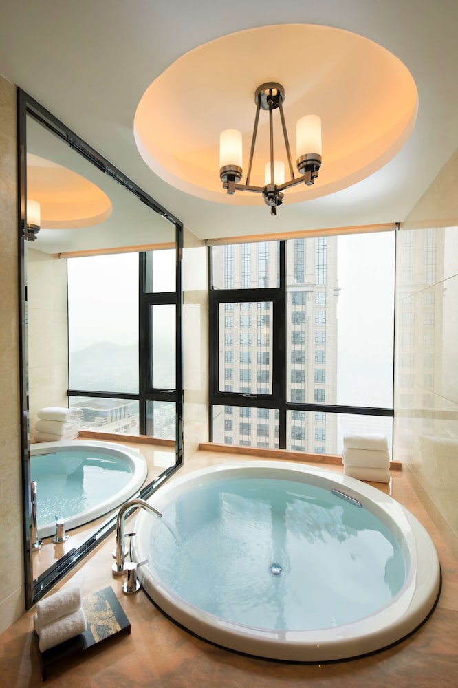 Hilton Zhongshan Downtown 36/74