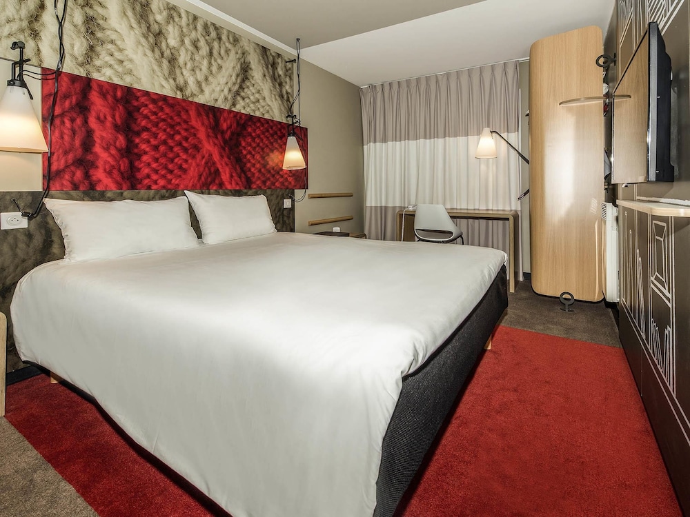 Ibis Nanterre La Defense 17/78