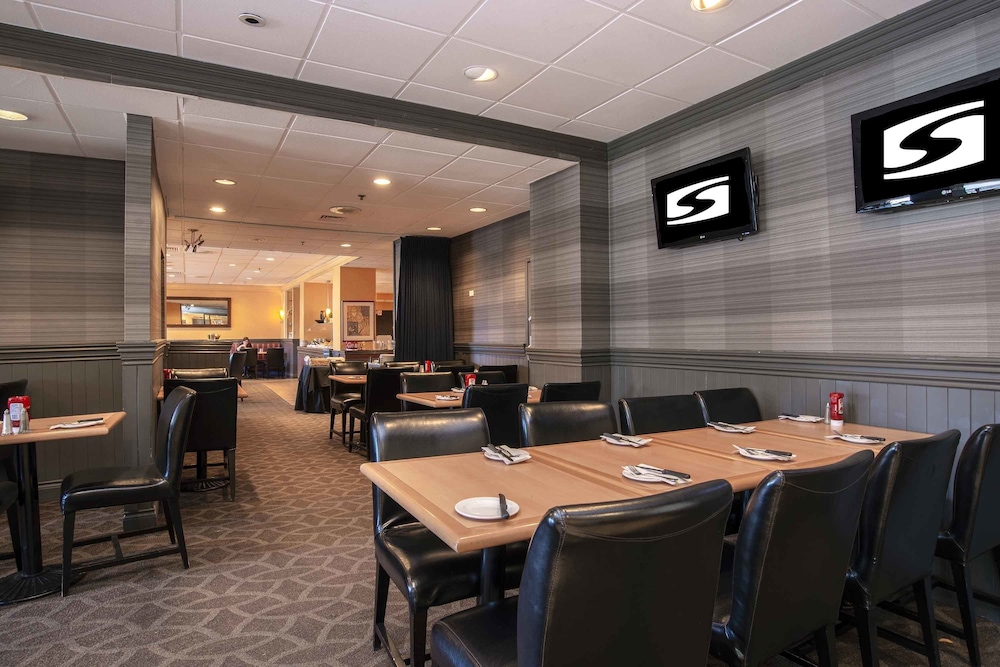 Sandman Hotel Montreal-Longueuil 35/52