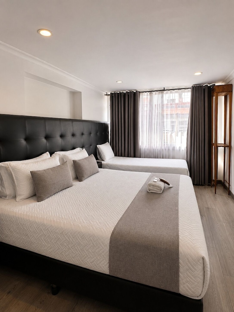Hotel Metro 26 34/63