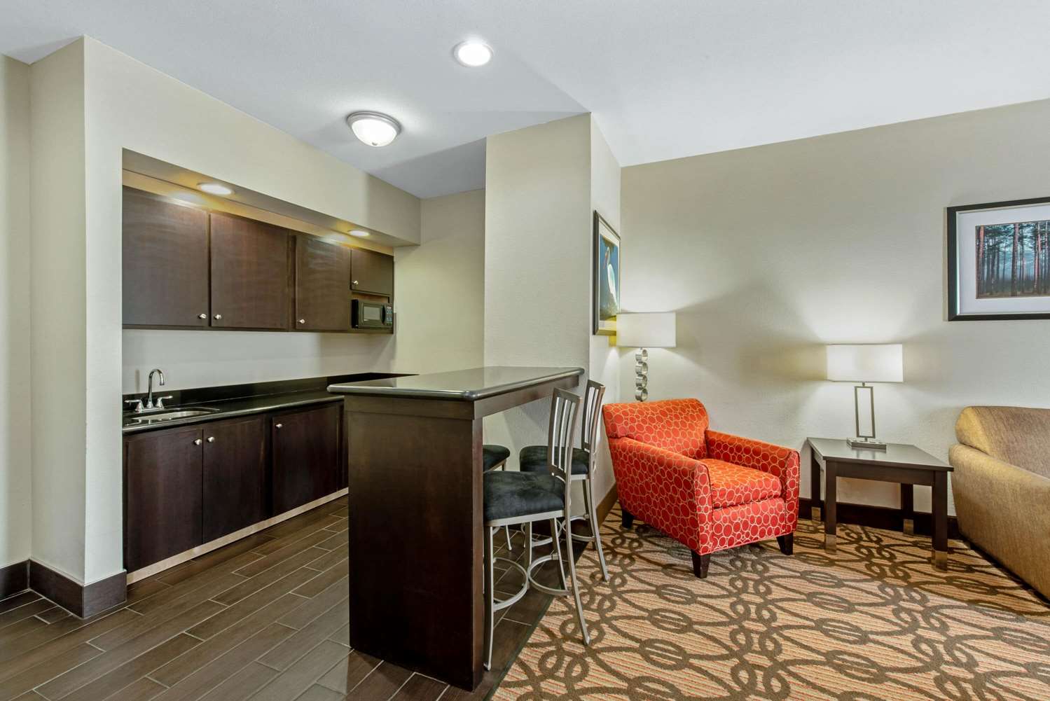 La Quinta Inn & Suites by Wyndham Leesville Ft. Polk 8/50