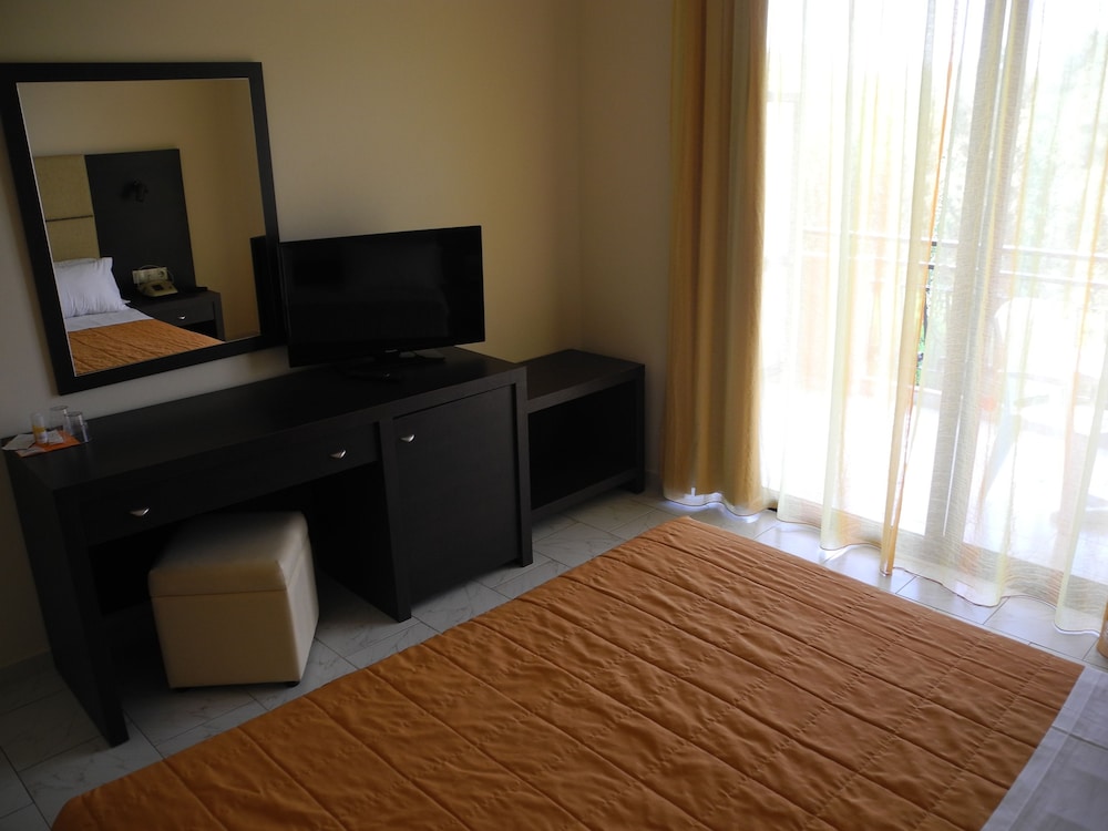 Pegasus Hotel 30/42