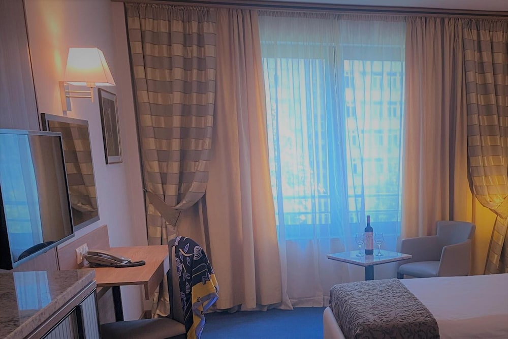 Legends Hotel 31/51
