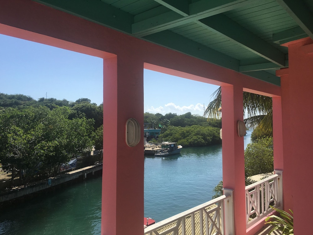 Mamacita's Guest House 10/26