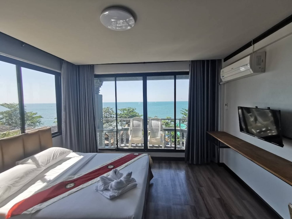Pimpimarn Beach Hotel 17/66
