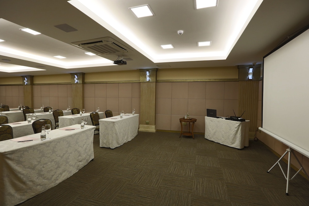 Golden Lis Hotel Boutique 7/76