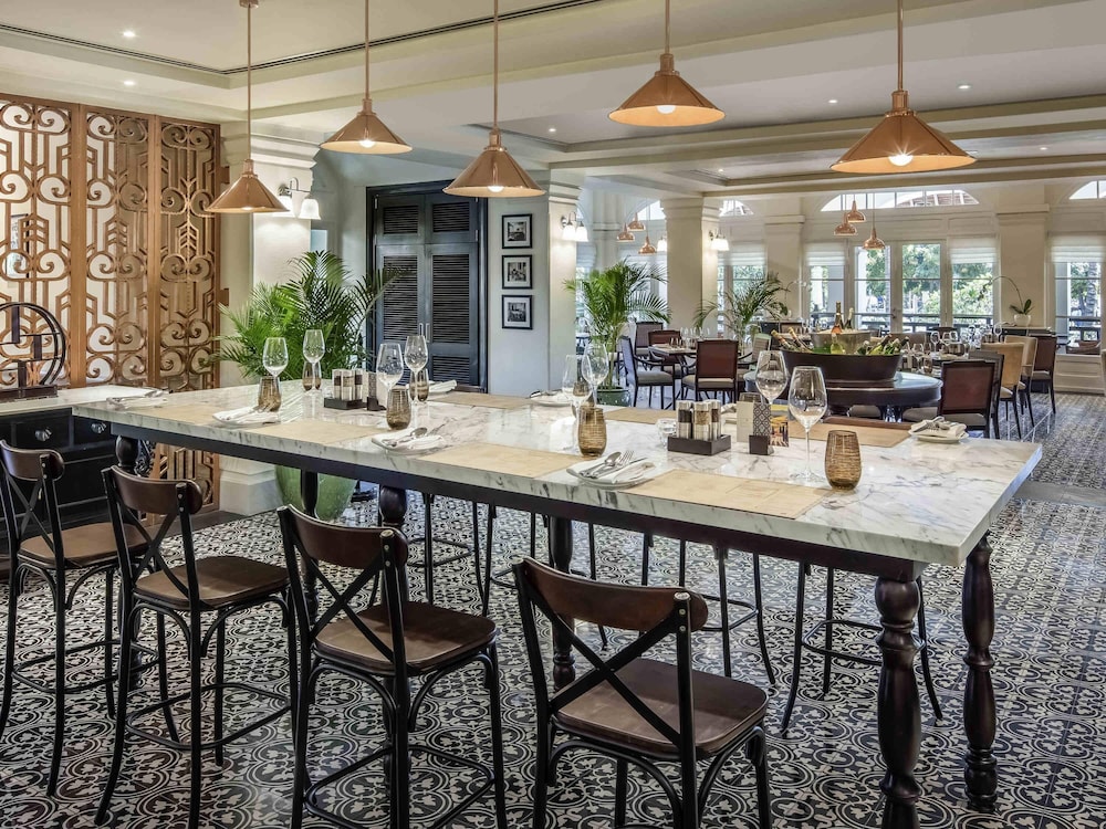 Raffles Hotel Le Royal 62/78