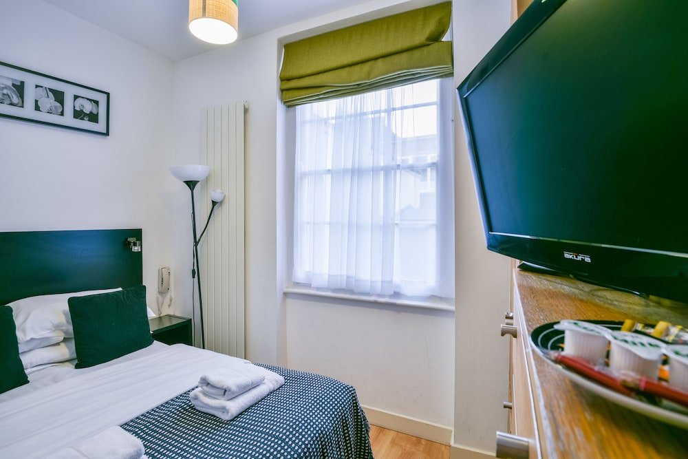 Studios 2 Let North Gower 27/75