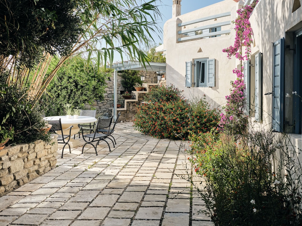 Belvedere Waterfront Villa and Suites 35/49