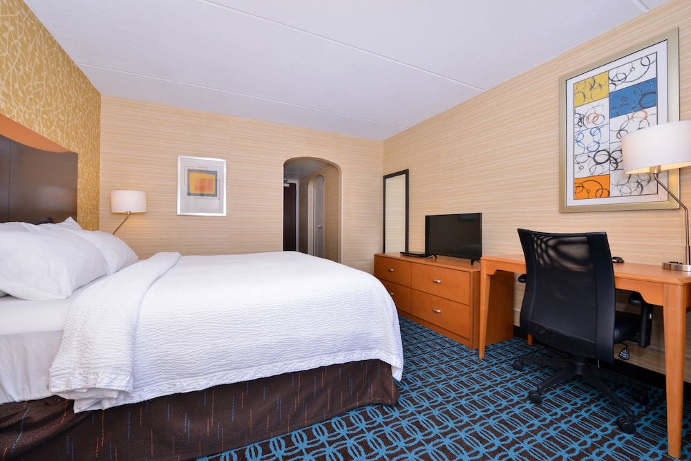 Fairfield Inn Marriott Rochester Airport 10/37