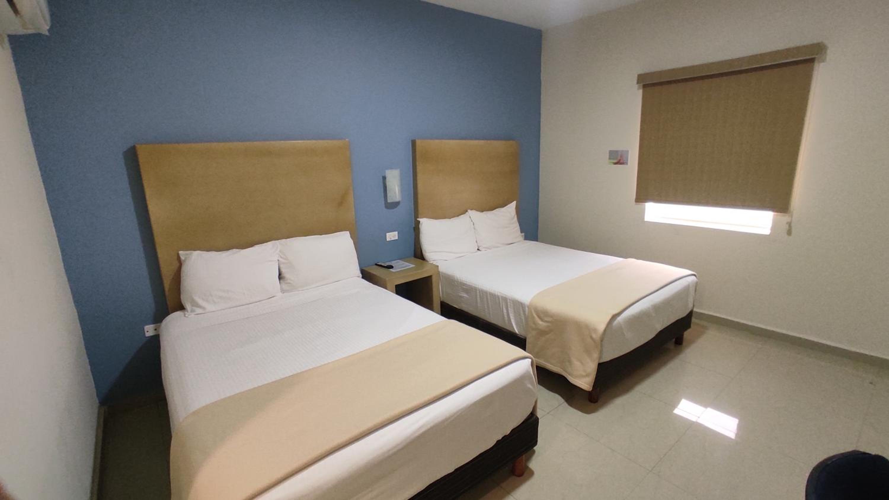 غرفة بسريرين منفصلين، Capital Hotel 4/7