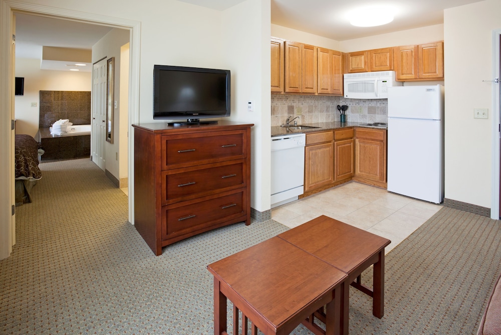 Staybridge Suites Milwaukee Airport South 42/53