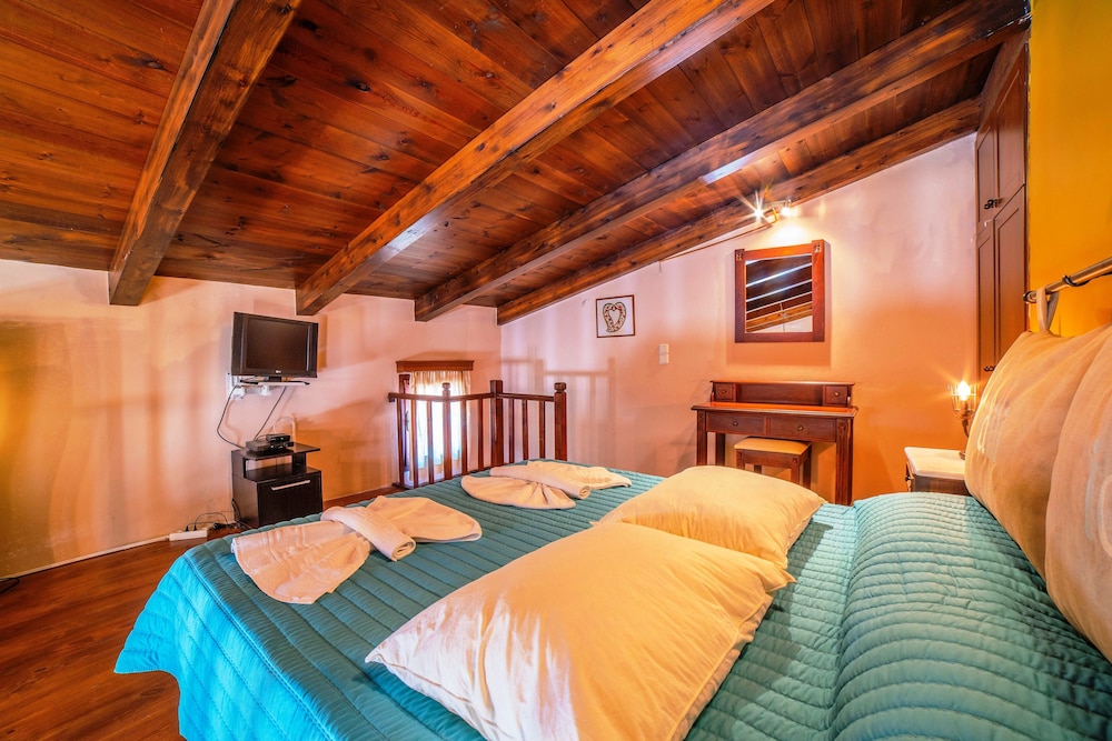 Idili Traditional House 18/50