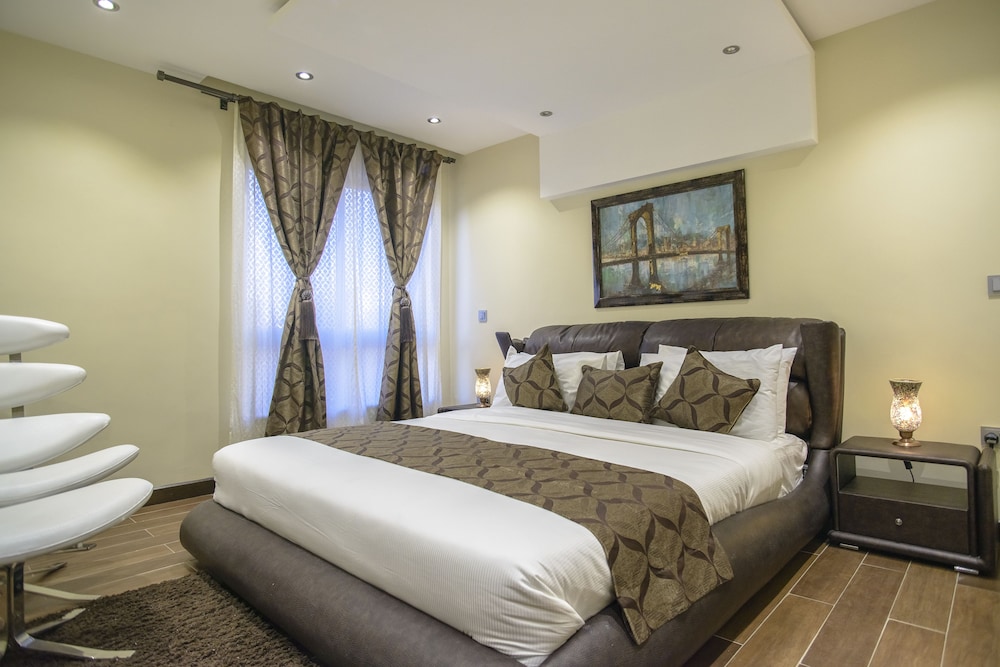 The Landmark Suites 3/34