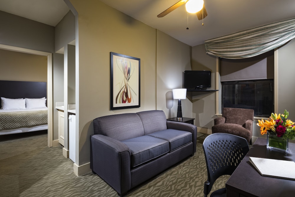 Majestic Hotel 28/37