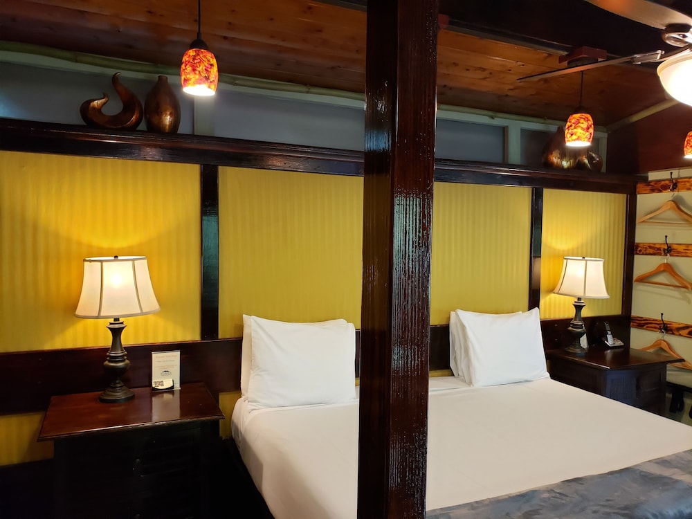 KILAUEA HOSPITALITY GROUP 19/69