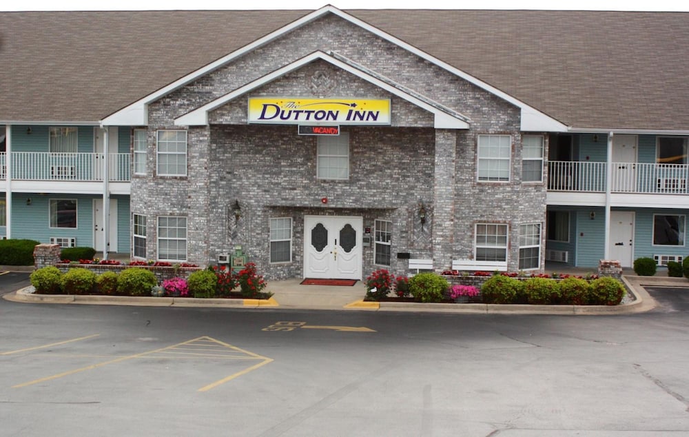 Dutton Inn 6/67