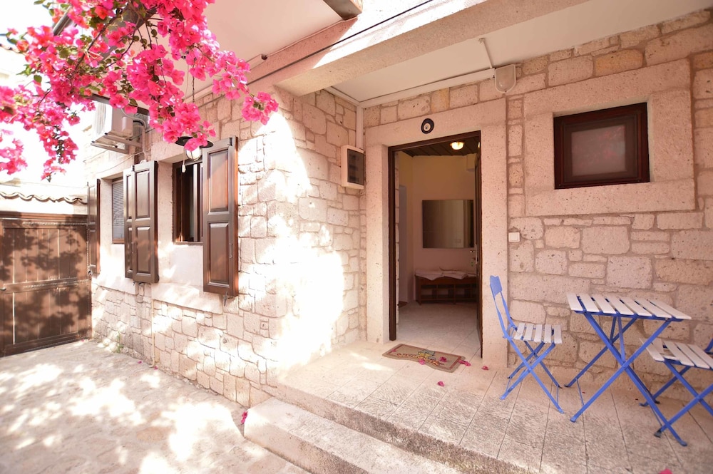 Alavanta35 Hotel 23/35