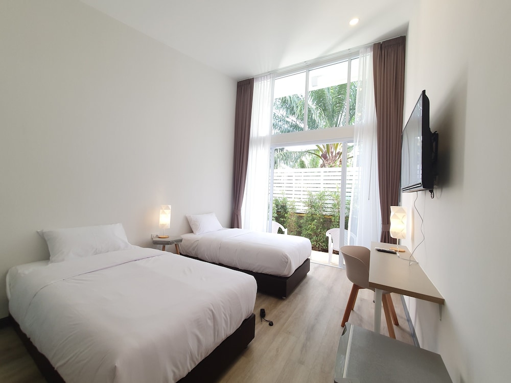 MEET Boutique Resort 12/43