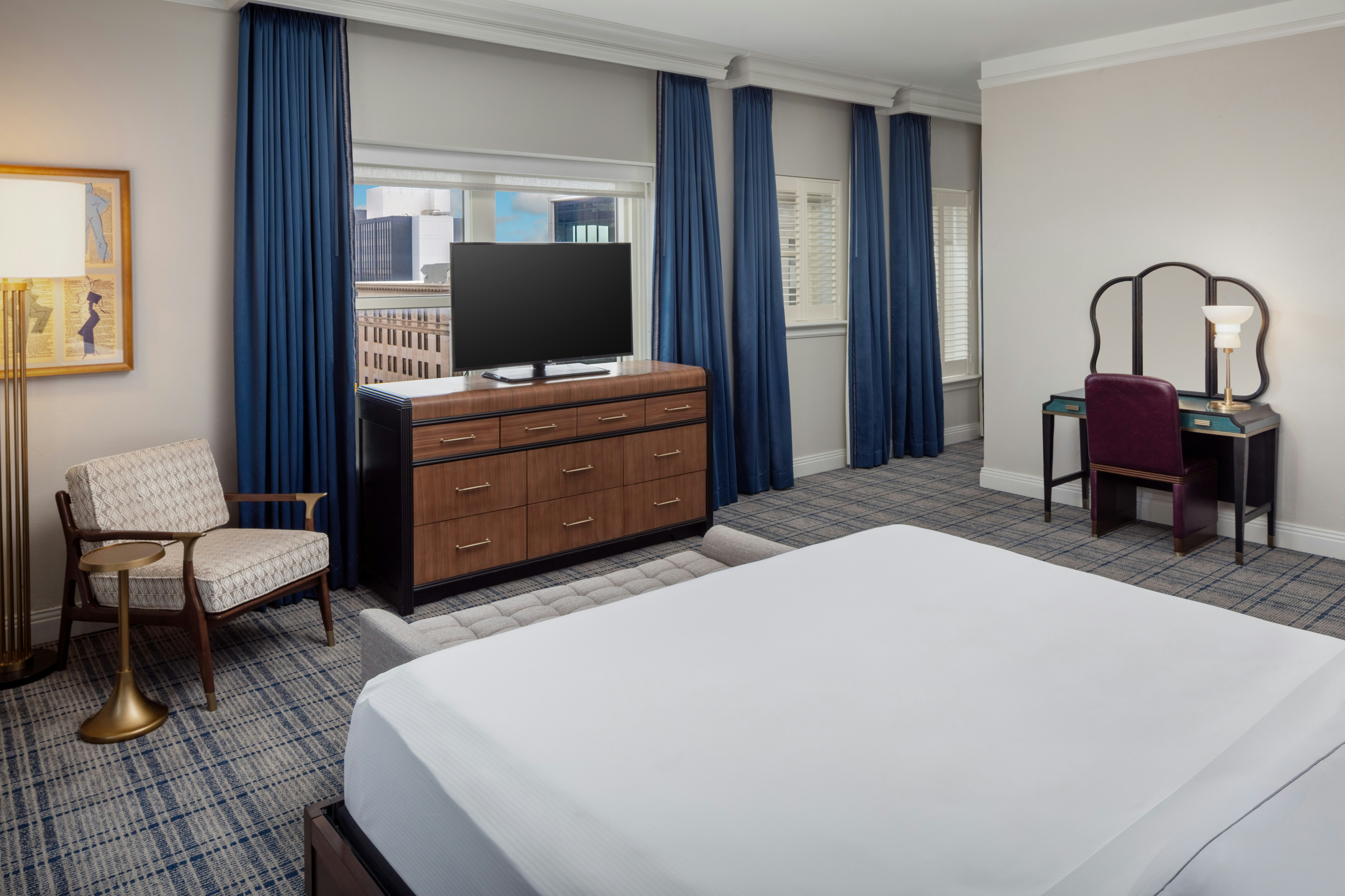 1 BEDROOM, GOVERNOR, SUITE, KING BED