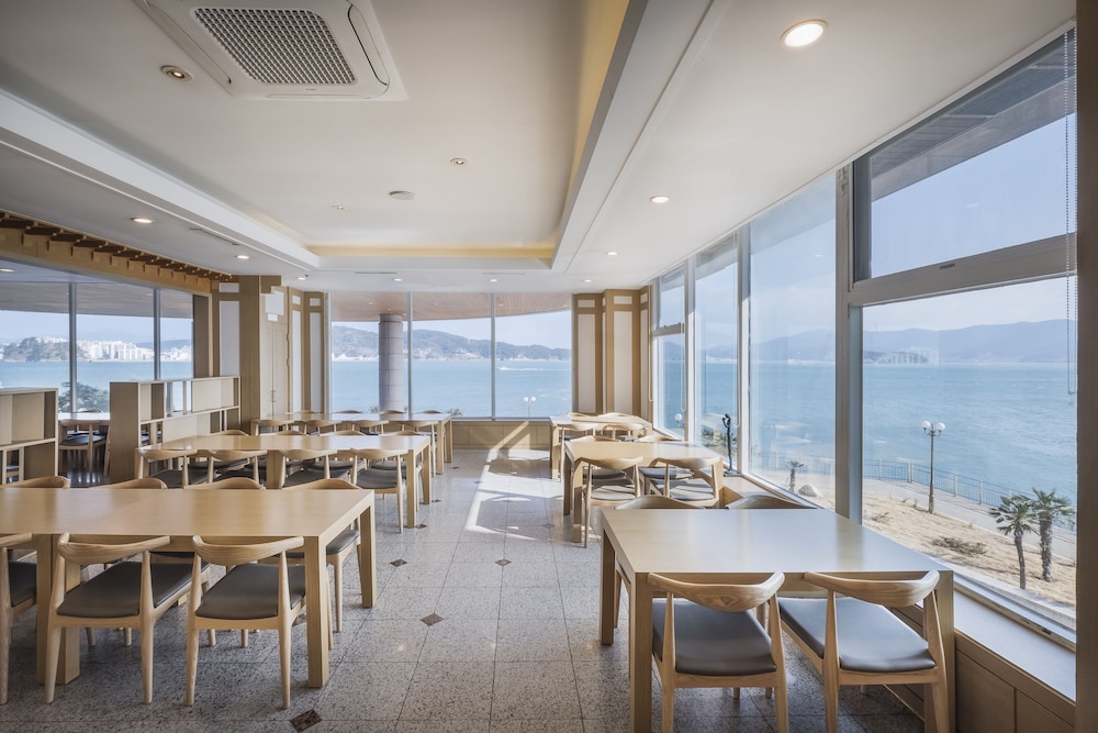 Kumho Tongyeong Marina Resort 36/52