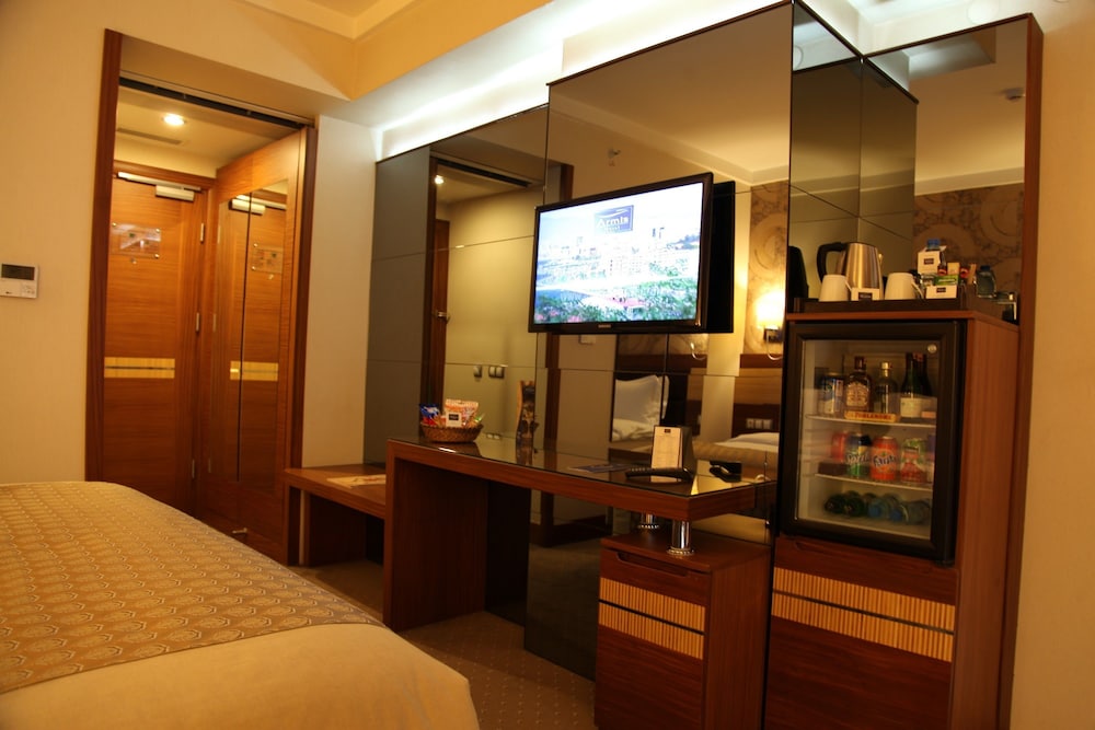 Armis Hotel 32/50
