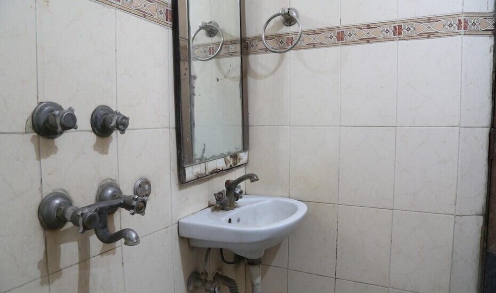 Hotel Delhi Regency 59/63