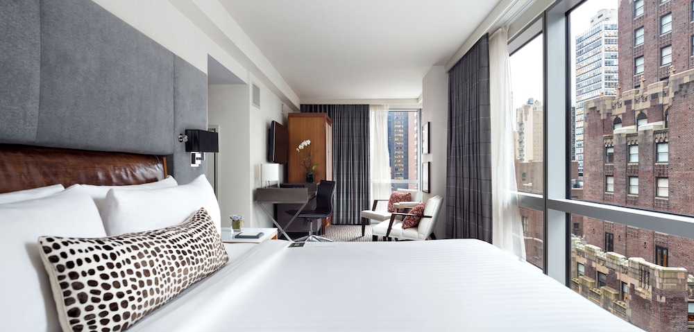 EXECUTIVE, KING BED