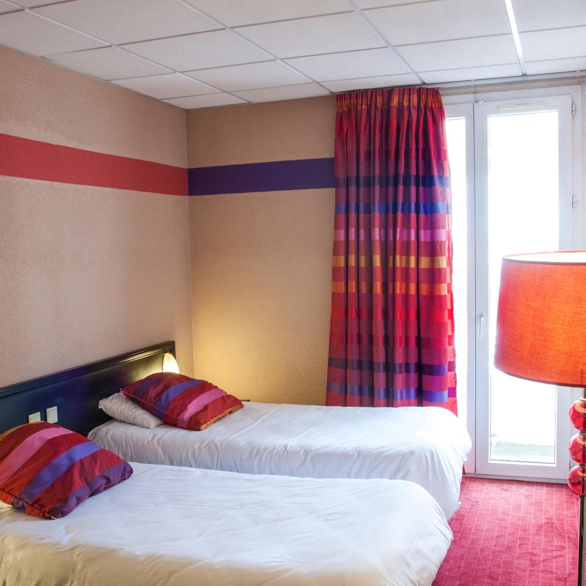 غرفة بسرير مزدوج أو سريرين منفصلين، Hotel Saint Sauveur 7/10