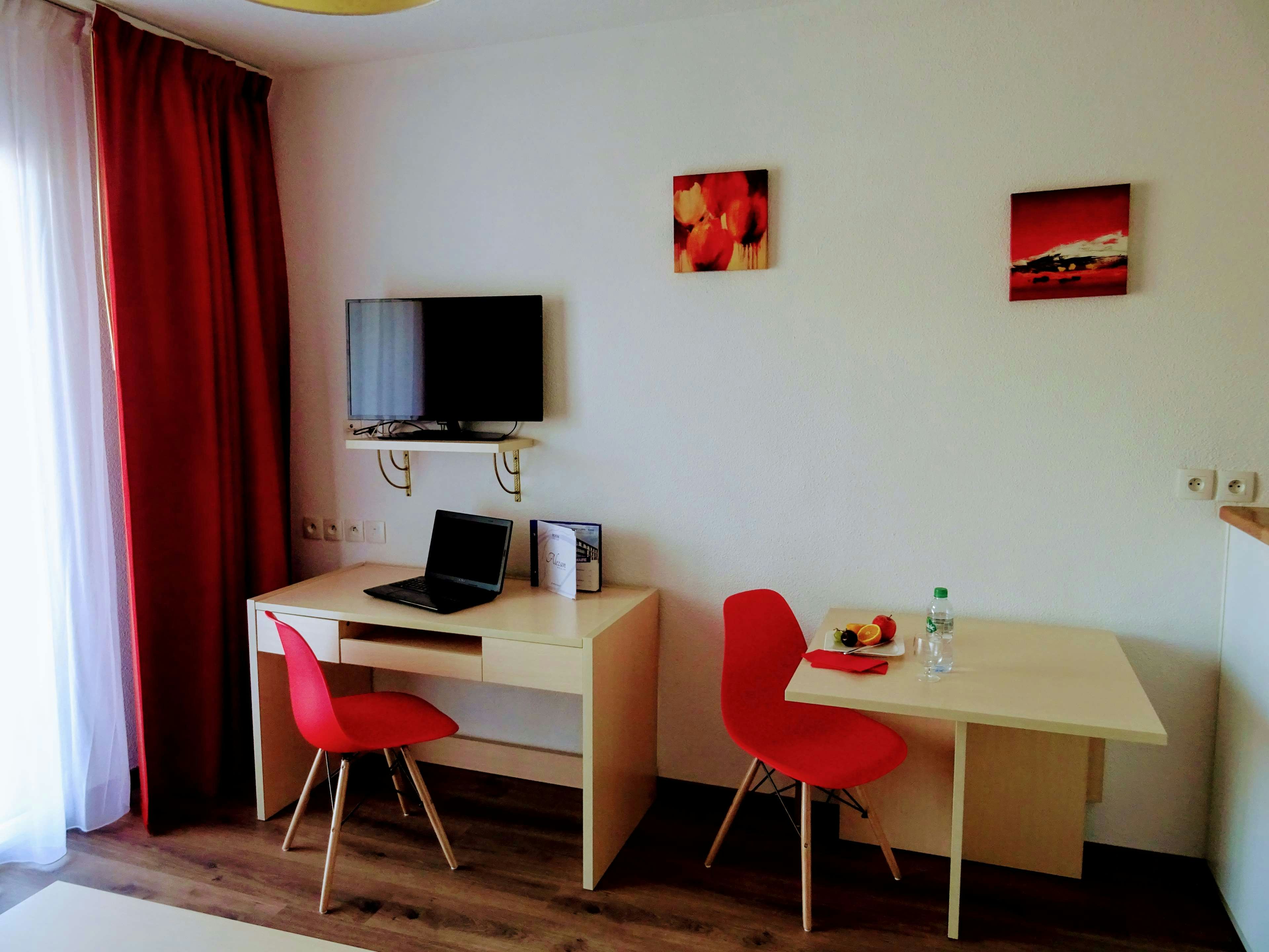 Alezan Hotel & Residence 61/71