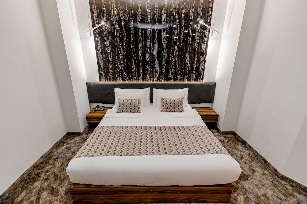 Deluxe, Queen Bed