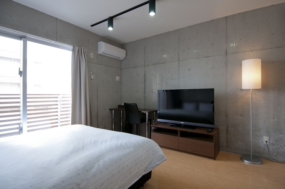 Naha-West Inn 24/72