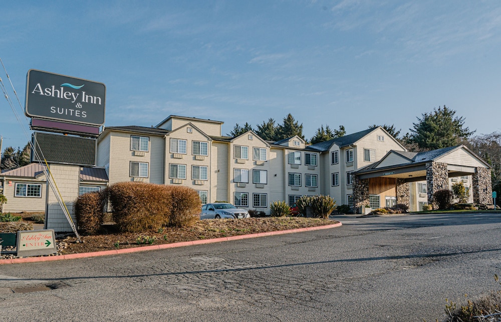The Ashley Inn Suites 60/68