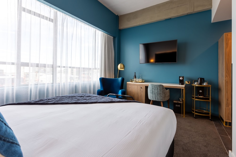 STANDARD, KING BED