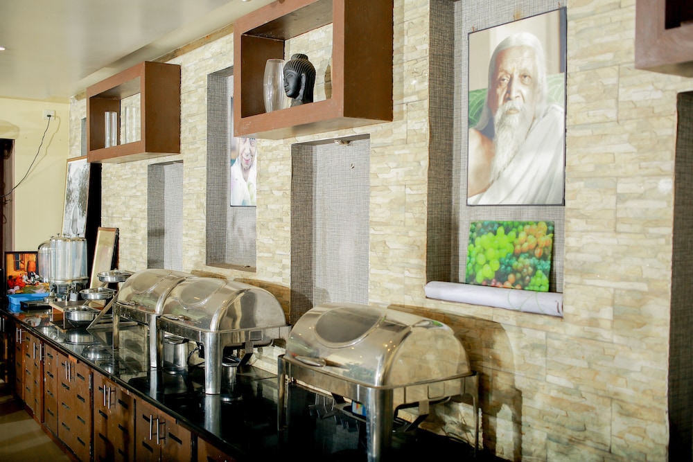 Hotel Abi Krishna 24/40