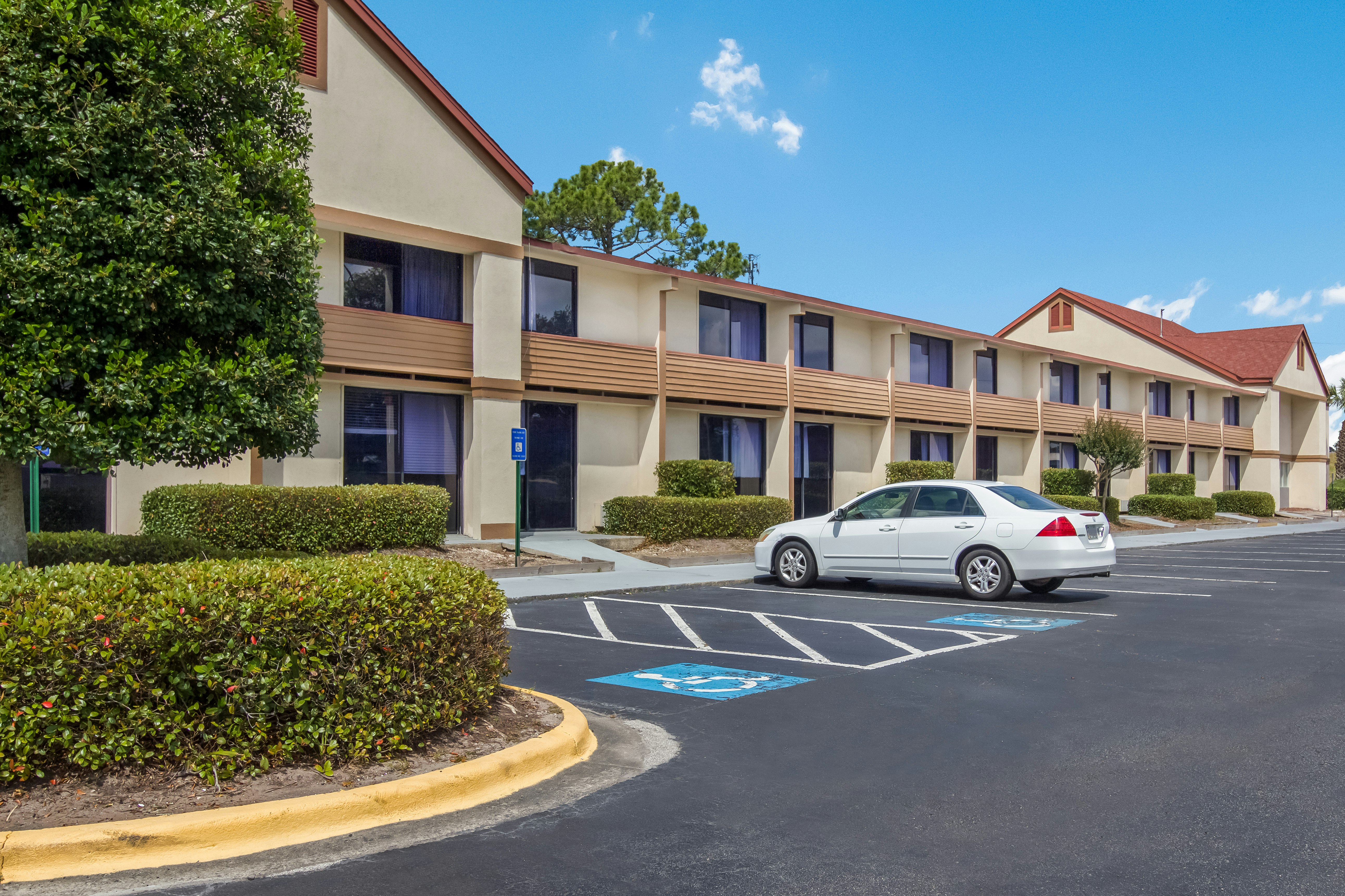 Red Roof Inn Suites Brunswick I 95 23/32