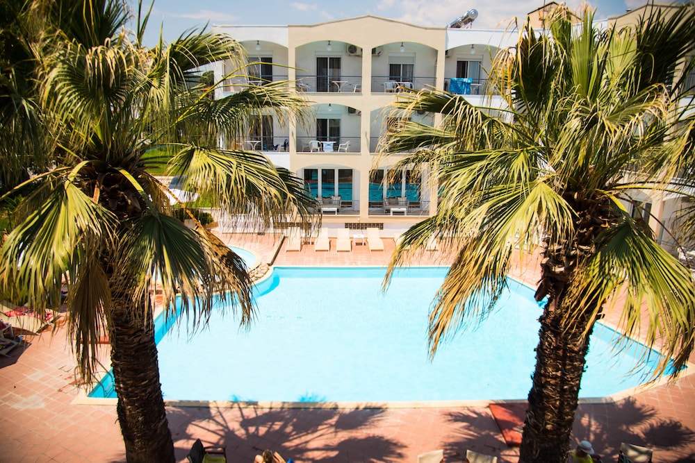Stavros Beach Hotel 45/50