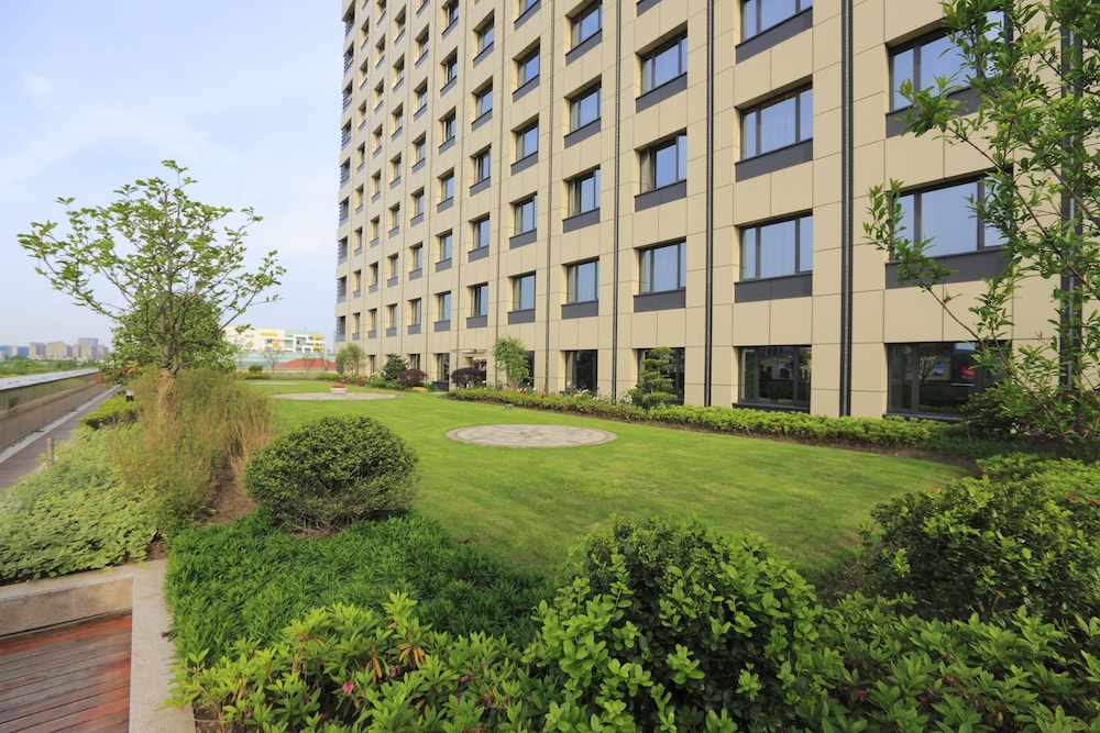 Evergreen Laurel Hotel Shanghai 57/59
