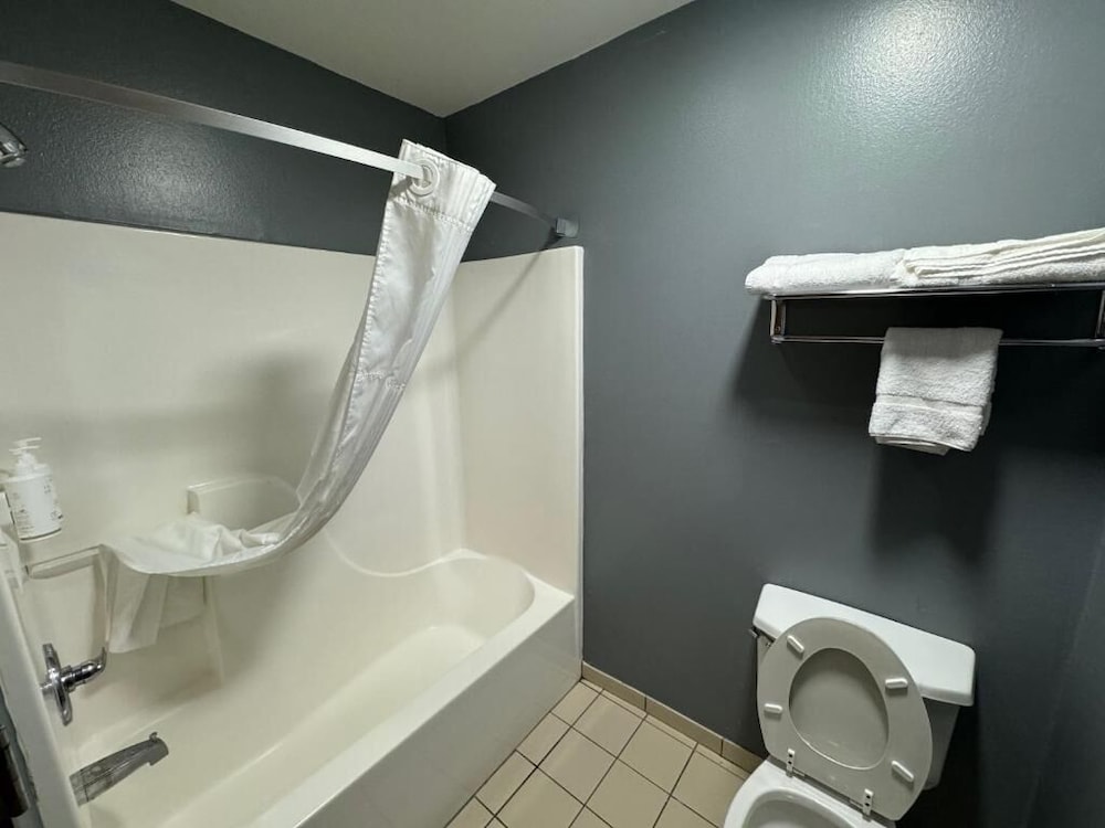 Star City Inn Suites 43/45
