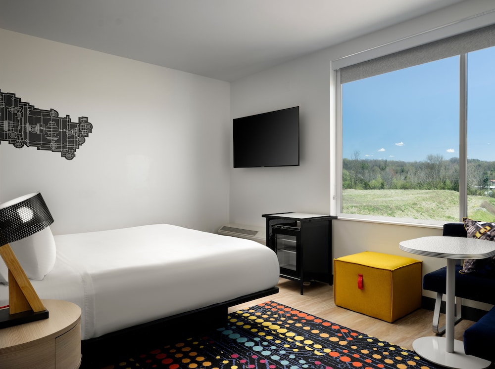 Aloft, King Bed