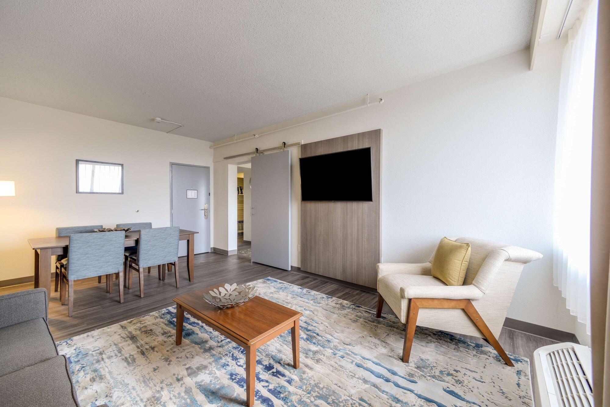 St. Louis Airport Hotel 29/44