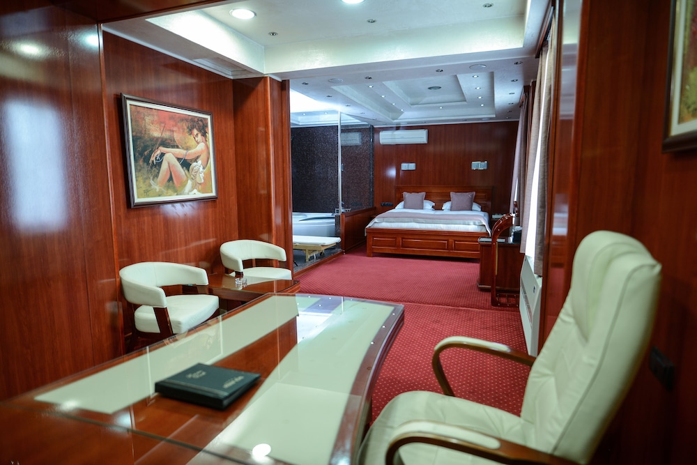 Prezident Hotel 59/75
