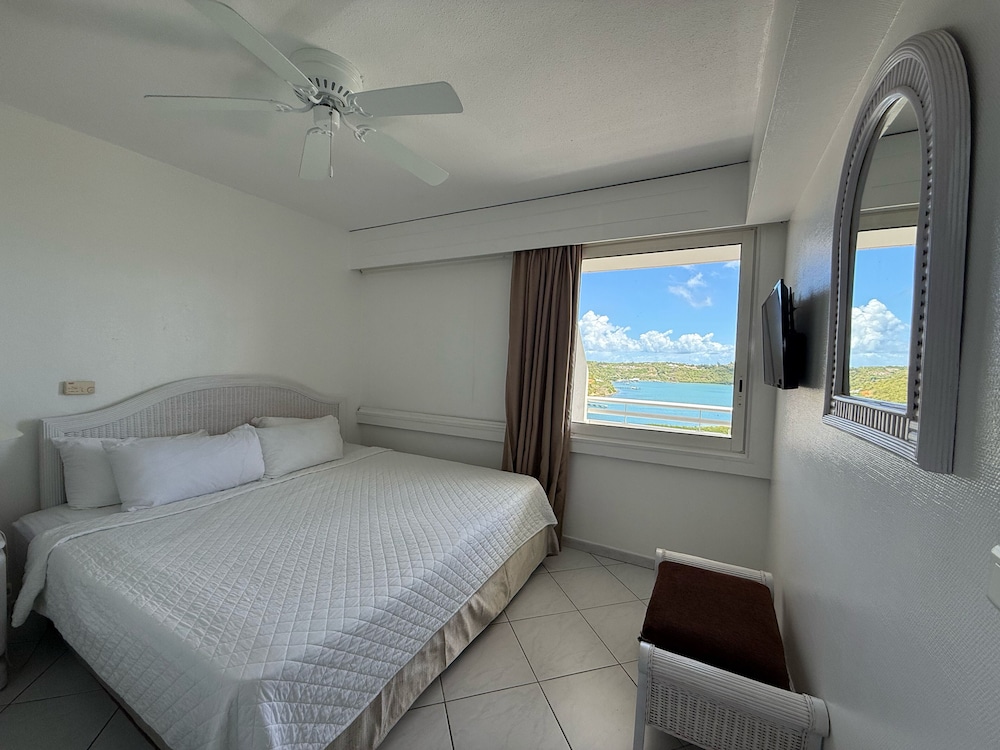 Sapphire Beach Club and Resort 9/50