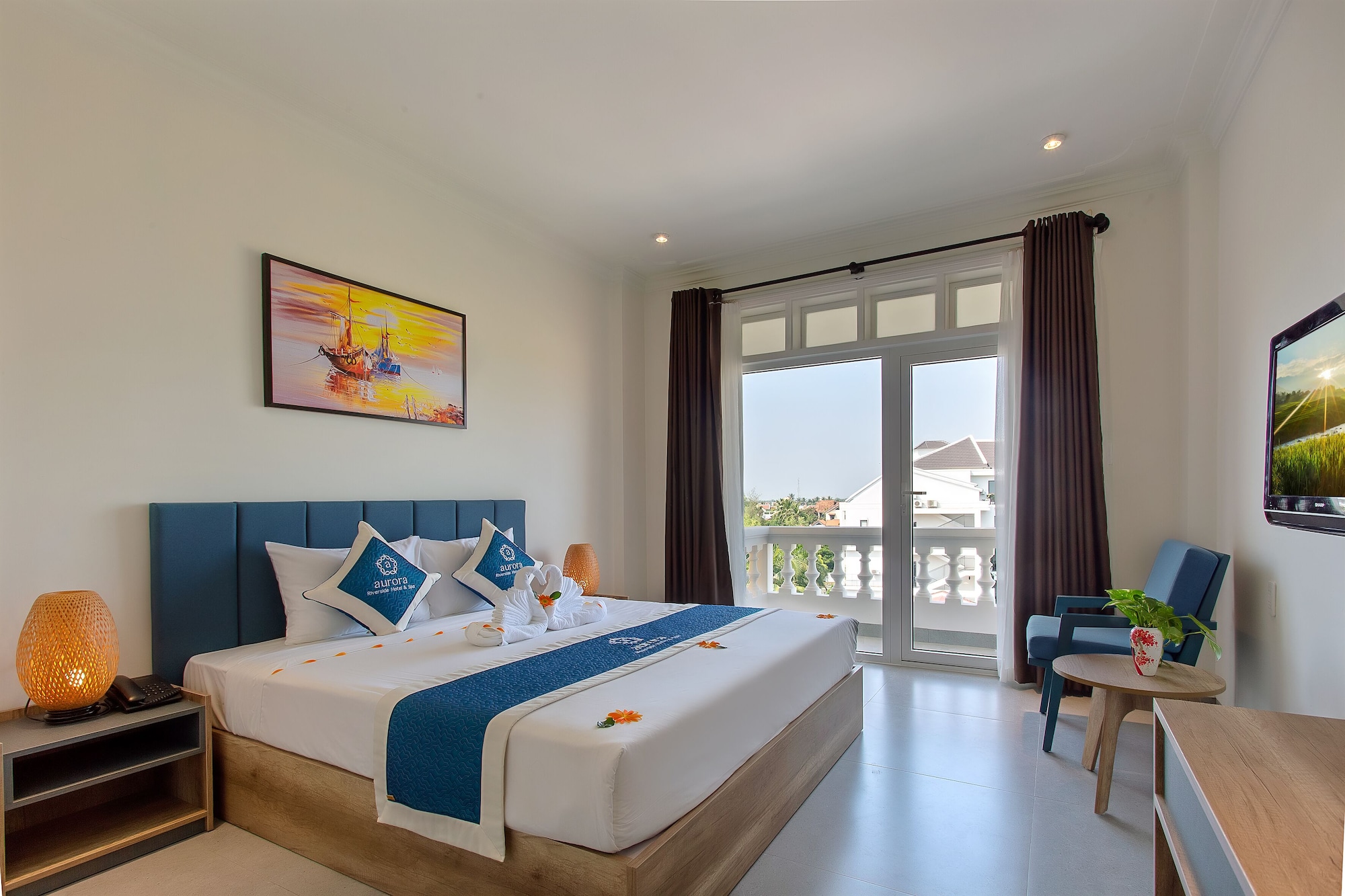 SUPERIOR, KING BED